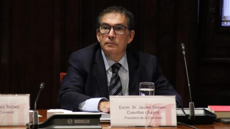 El abogado Jaume Alonso-Cuevillas no se baja de la carrera del candidato de Junts en Barcelona