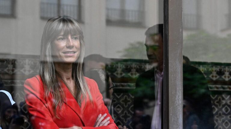 La Complutense reclama 109.140,79 euros a Begoña Gómez
