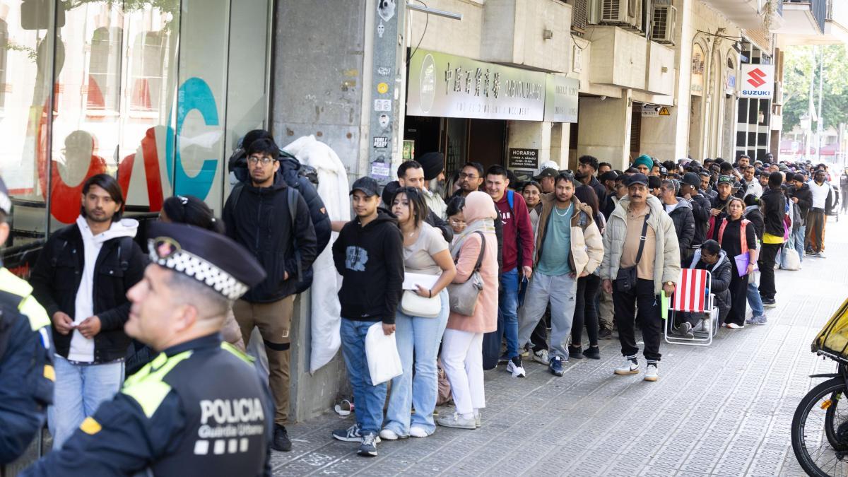 El Supremo apela al “interés público” para no frenar la regularización de migrantes