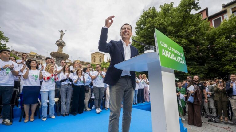 Moreno pide concentrar el voto en el PP para evitar el escenario de Extremadura y Aragón: “Nos jugamos gobierno o desgobierno”