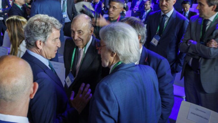 La oferta de Feijóo a Junts y PNV para desbancar a Sánchez queda en punto muerto