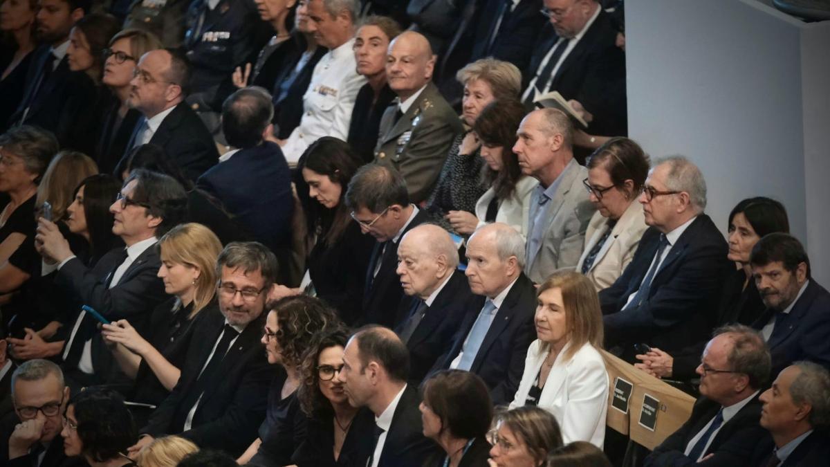 Un baño de autoridades se cita en la Sagrada Família