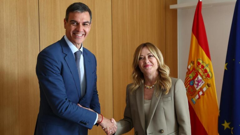 Sánchez y Meloni se reúnen en los márgenes del Consejo Europeo en Bruselas