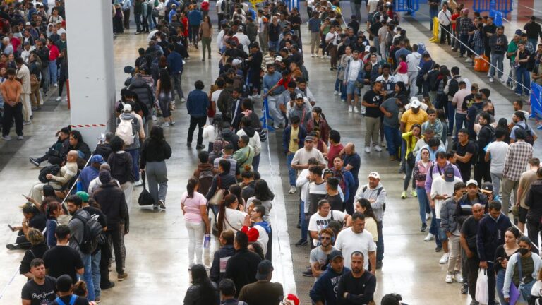 Más de 150.000 migrantes han pedido regularizarse en Catalunya a una semana de que acabe el plazo