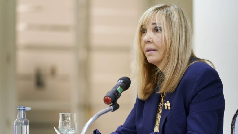 La presidenta del Supremo sale en defensa de los jueces: “trabajan alejados del ruido político”