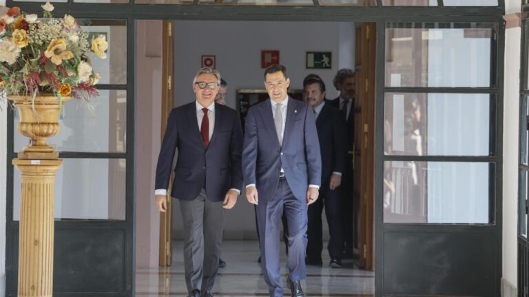 El acuerdo entre PP y Vox en Andalucía incluye 150 medidas: prioridad nacional y auditoría del gasto en inmigración