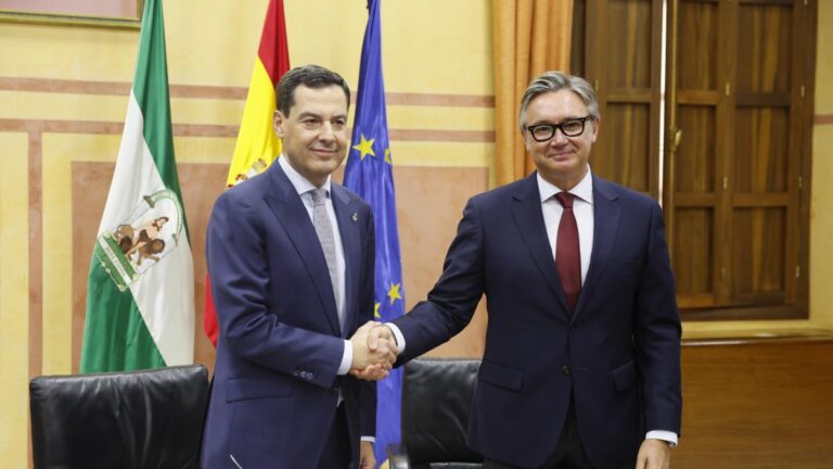 Vox entra en el Gobierno andaluz y hace presidente a Moreno en segunda votación