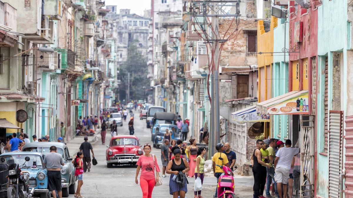 Para los cubanos el voto en España es lo de menos