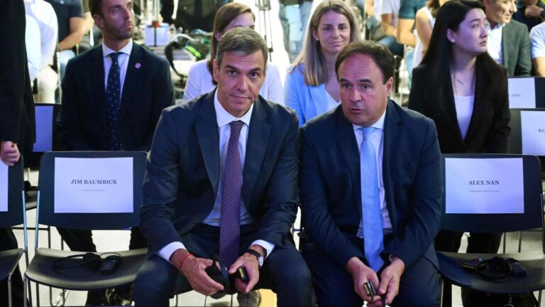 Armisticio entre Sánchez y Llorca en el día “histórico” de la alianza entre Ford y Geely