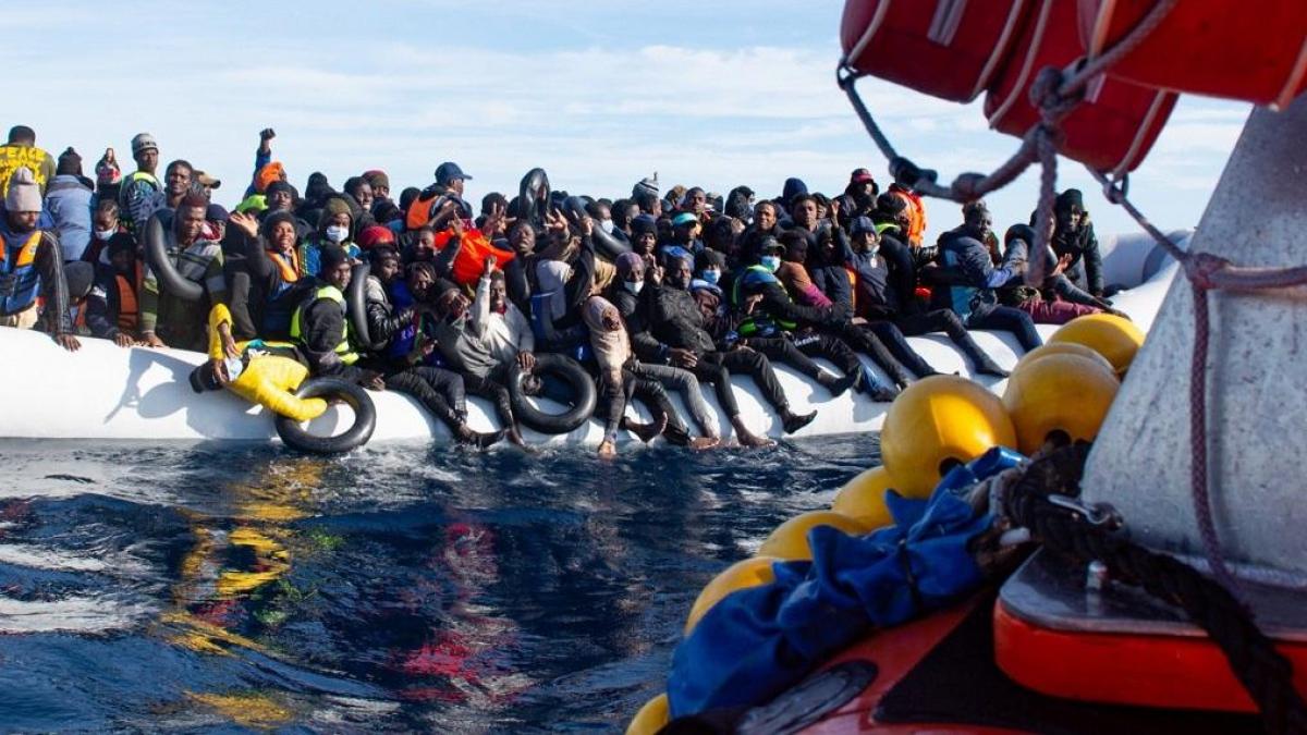 Italia recibe, pese a todo, más inmigrantes que España