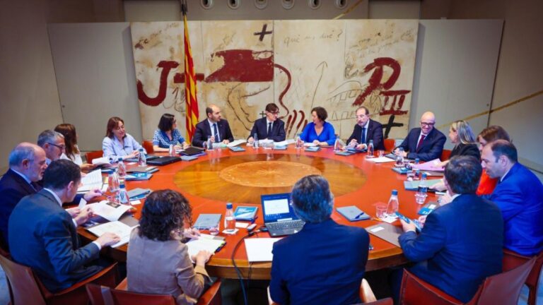 El Govern prepara una ley que reducirá un tercio la tramitación de las normas