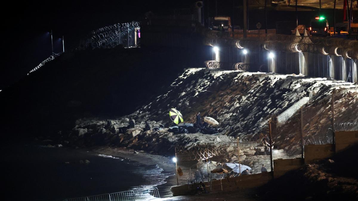 Última hora de la crisis migratoria en Ceuta, en directo | La frontera, blindada ante la llamada de un nuevo salto