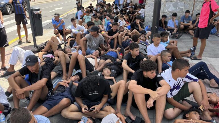 Bruselas avala la devolución de los menores no acompañados a Marruecos