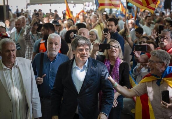 Puigdemont cita a su círculo de confianza para preparar el curso de su retorno