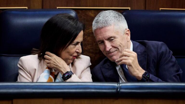 Defensa e Interior exhiben versiones contrarias sobre los avisos previos a la crisis de Ceuta