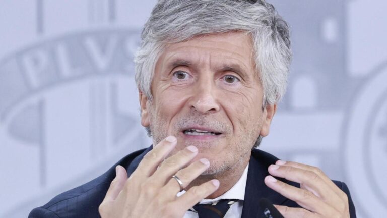 El Gobierno admite que se informó del aumento de entradas en Ceuta pero no de un asalto “excepcional”