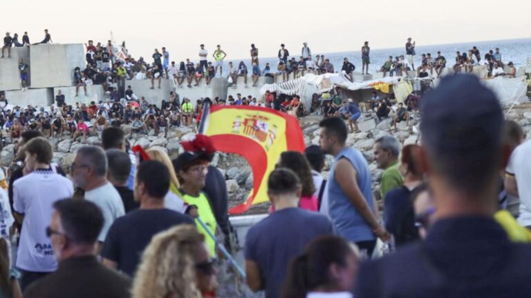 España pide ayuda a Frontex para acelerar la devolución de los migrantes