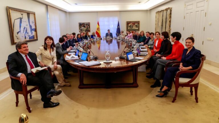 Un sondeo del PP retrata la desconfianza del votante del PSOE con Sánchez por Ceuta