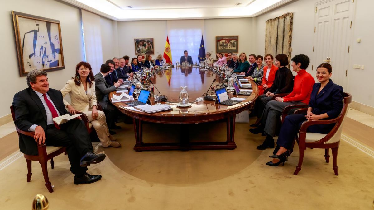 Un sondeo del PP retrata la desconfianza del votante del PSOE con Sánchez por Ceuta