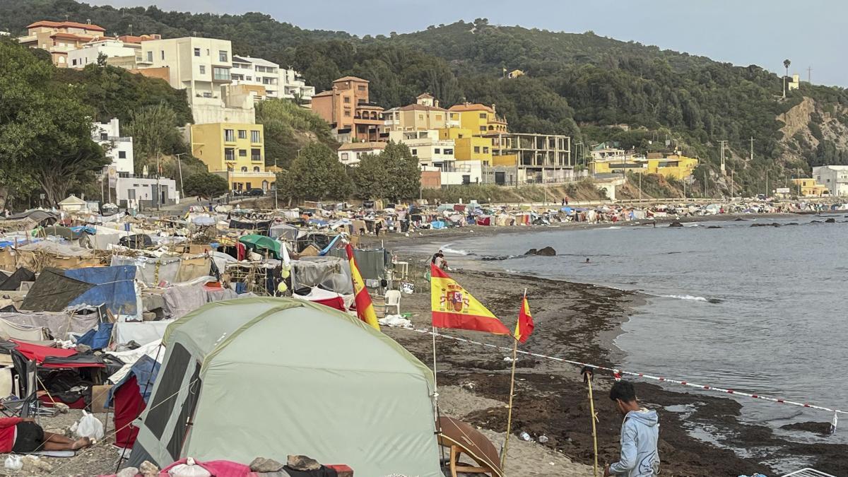 El drama del Trampolín de Ceuta, la playa que nunca pisarías