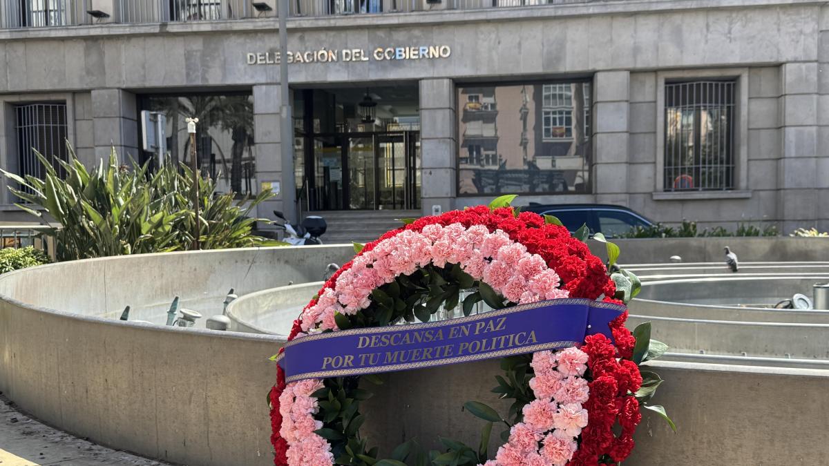 La crisis se cobra la primera dimisión en Ceuta por el relato de avisos del CNI