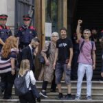 Varias entidades denuncian una “vulneración de derechos lingüísticos” en el juicio a los policías que dejaron tuerto a Roger Español