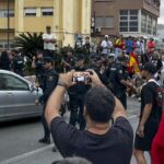 Un grupo de ceutíes ataca un coche de una diputada autonómica: “Nos iban a linchar”