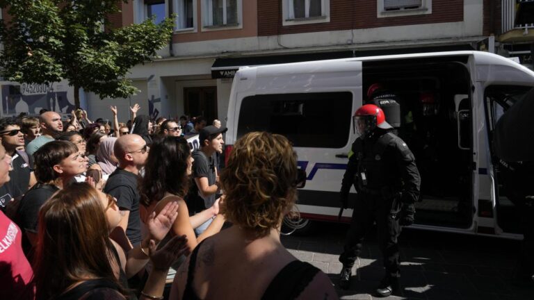 El Gobierno negocia contrarreloj para sellar el martes el plan antidesahucios