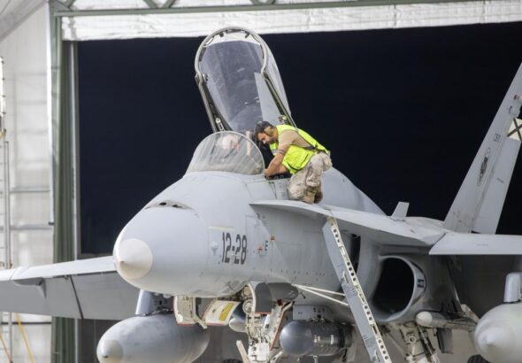 F-18 españoles, a la caza de los drones kamikaze rusos que ponen a prueba a la OTAN
