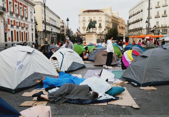 Última hora del desahucio de Maricarmen, el decreto de la vivienda y la acampada en Puerta del Sol de Madrid, en directo