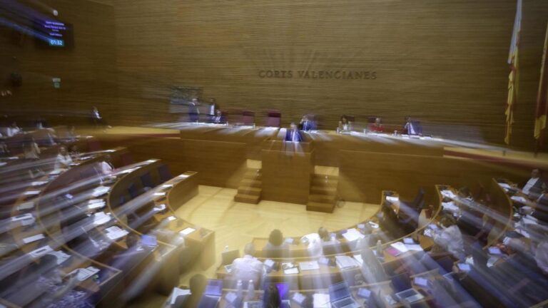 Limitar el alquiler, fiscalidad: las propuestas de vivienda de los grupos en las Corts Valencianes