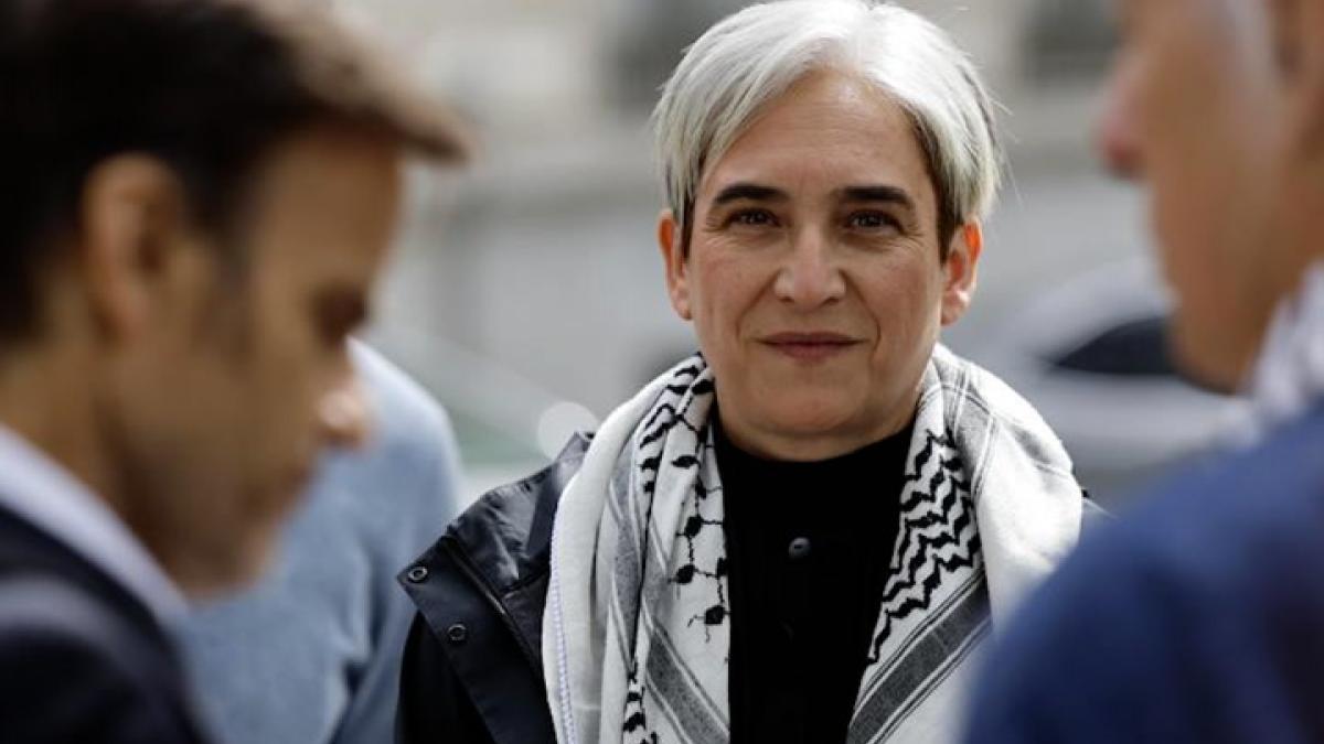 Colau, dispuesta a renunciar al liderazgo del Frente Amplio para pactar con Podemos
