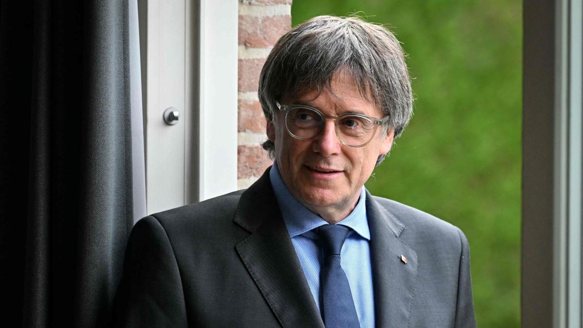 Puigdemont deja vía libre para buscar jefe de la oposición en el Parlament