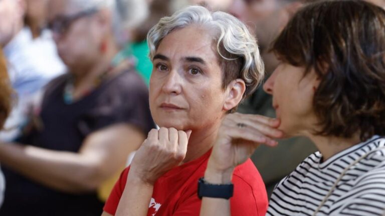 La vía Colau en las elecciones acerca posiciones a la izquierda del PSOE pero no a Podemos