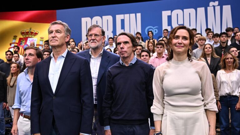 Feijóo arranca su precampaña de las elecciones del 29-N con una demostración de fortaleza en Madrid