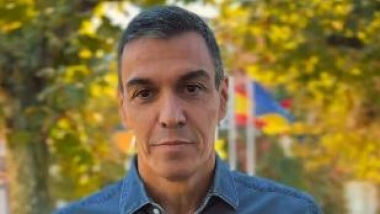 Pedro Sánchez reivindica una España plural el 12-O: “Llevamos nuestros derechos por bandera”