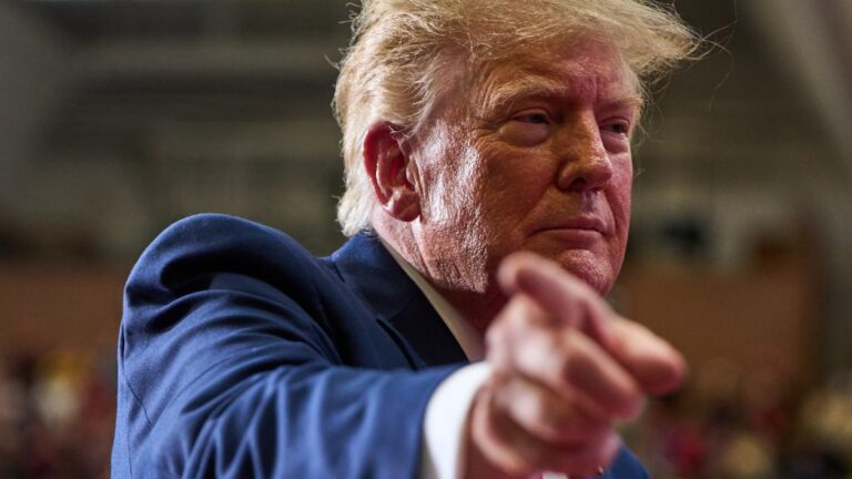 Mr. Trump entra en campaña