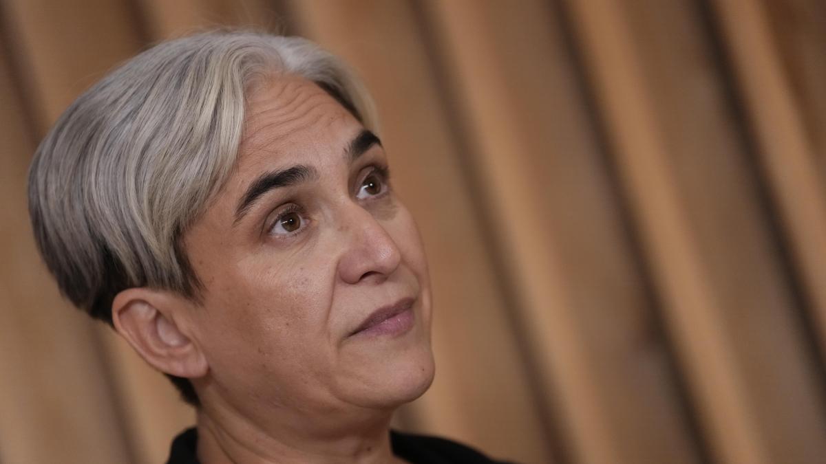 Colau plantea frenar la acumulación de vivienda gravando con un 10% a grandes propietarios